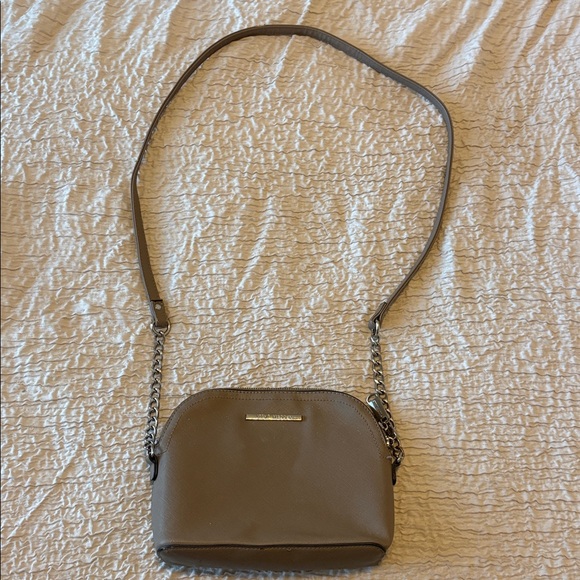 Chic Taupe Crossbody Bag with Chain Strap - Picture 1 of 4